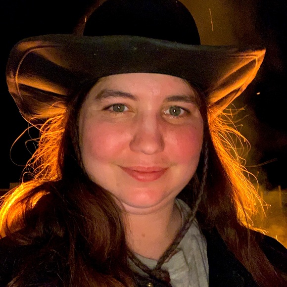 Meet your Posher, Beth - Picture 1 of 1